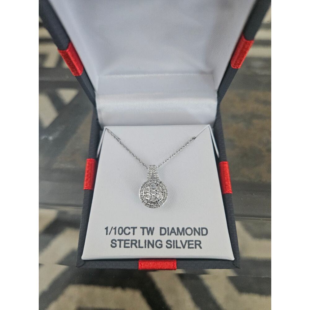 110 Diamond 18 Pendant Necklace 39$
